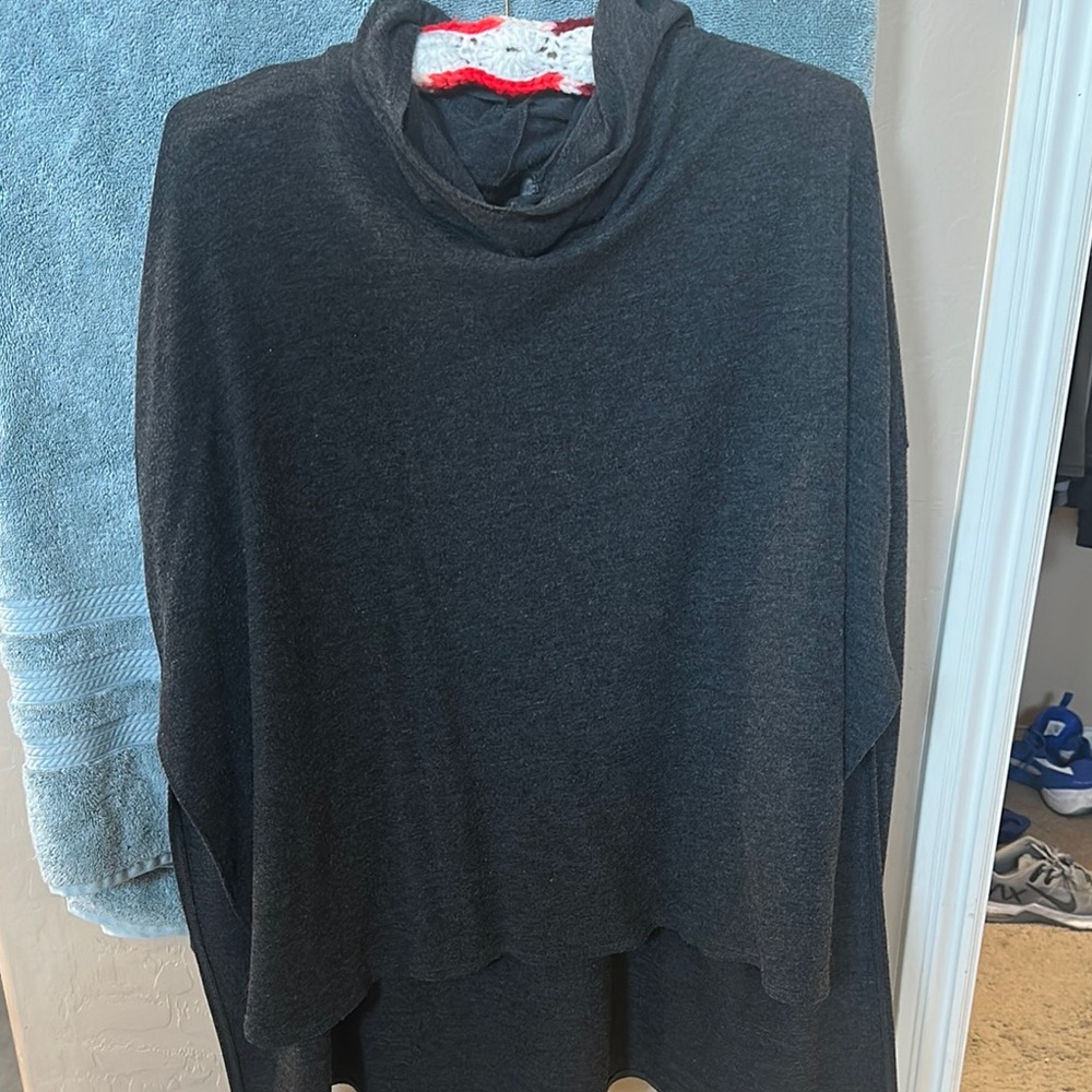 Elegant Gray Women's Sweater